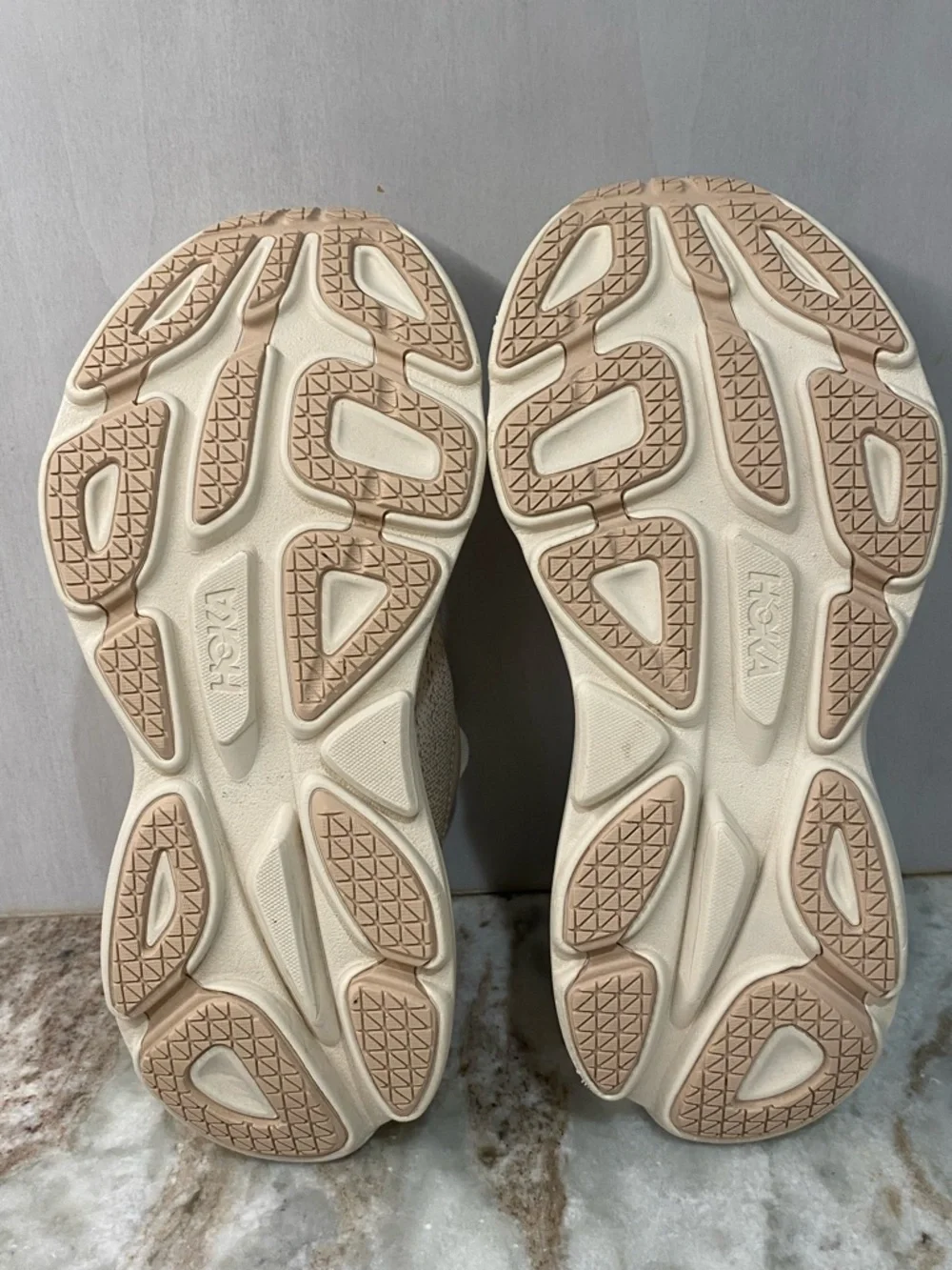 Hoka Bondi 8 Women's 9B Shifting Sand Eggnog Neutral Max Cushion - Picture 7 of 10